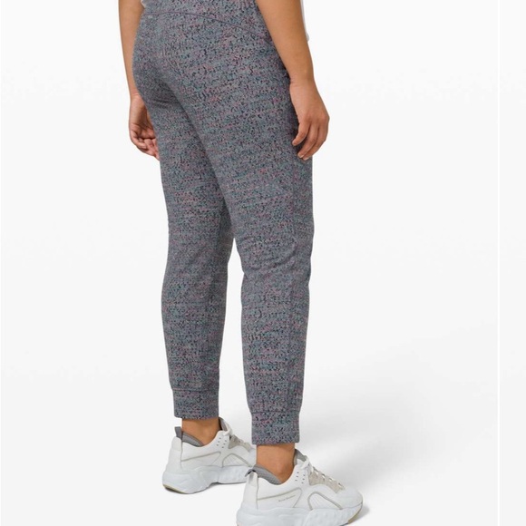Lululemon Ready to Rulu high rise jogger size 6 - Picture 5 of 5